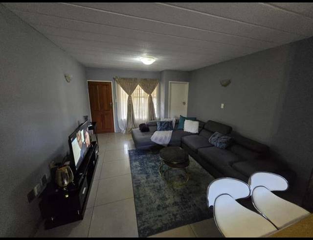 2 BEDROOM PROPERTY TO RENT IN MEYERSDAL